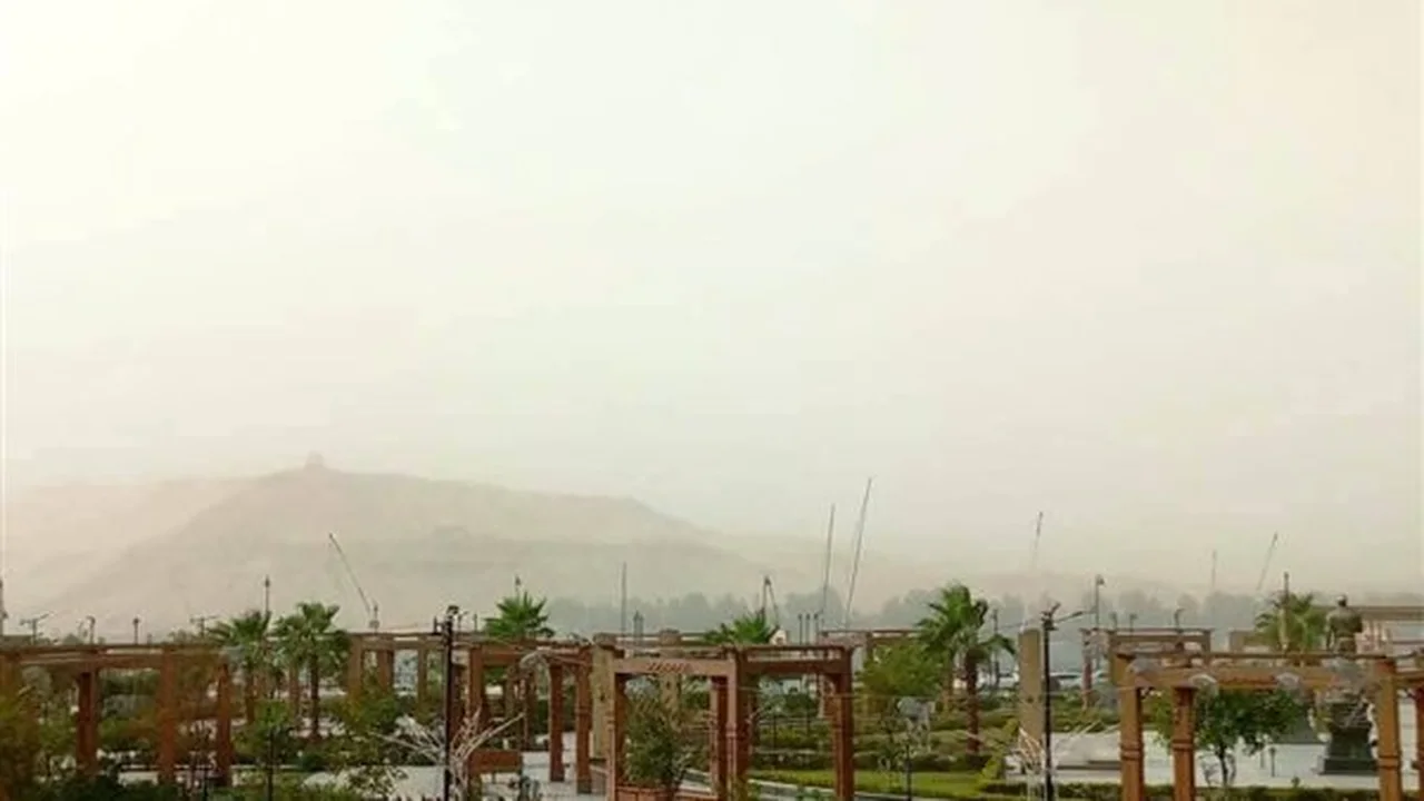 إيقاف حركة العبارات والعائمات بسبب انعدام الرؤية لحين تحسن الأحوال الجوية بالملاحة